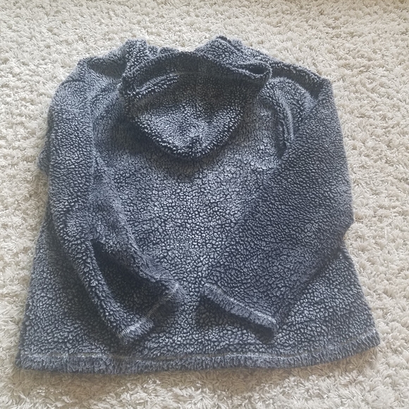 WARM & COZY sherpa zip-up 🖤 - Picture 3 of 5